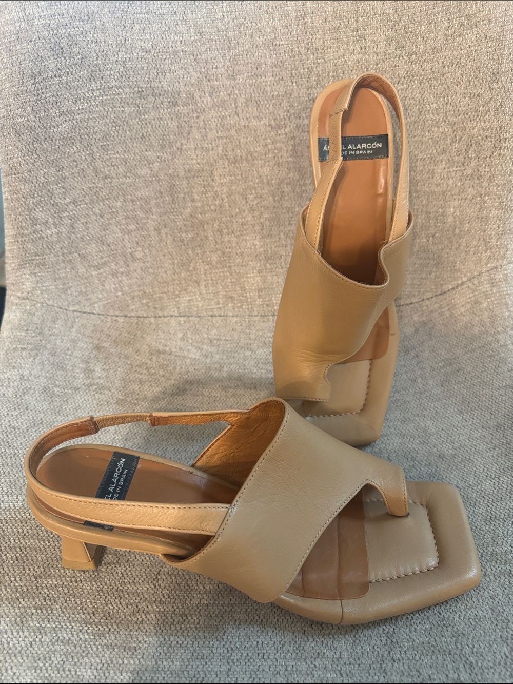 Angel Alarcón Tan Leather Slingback Heels with Square Toe made in Spain size 39